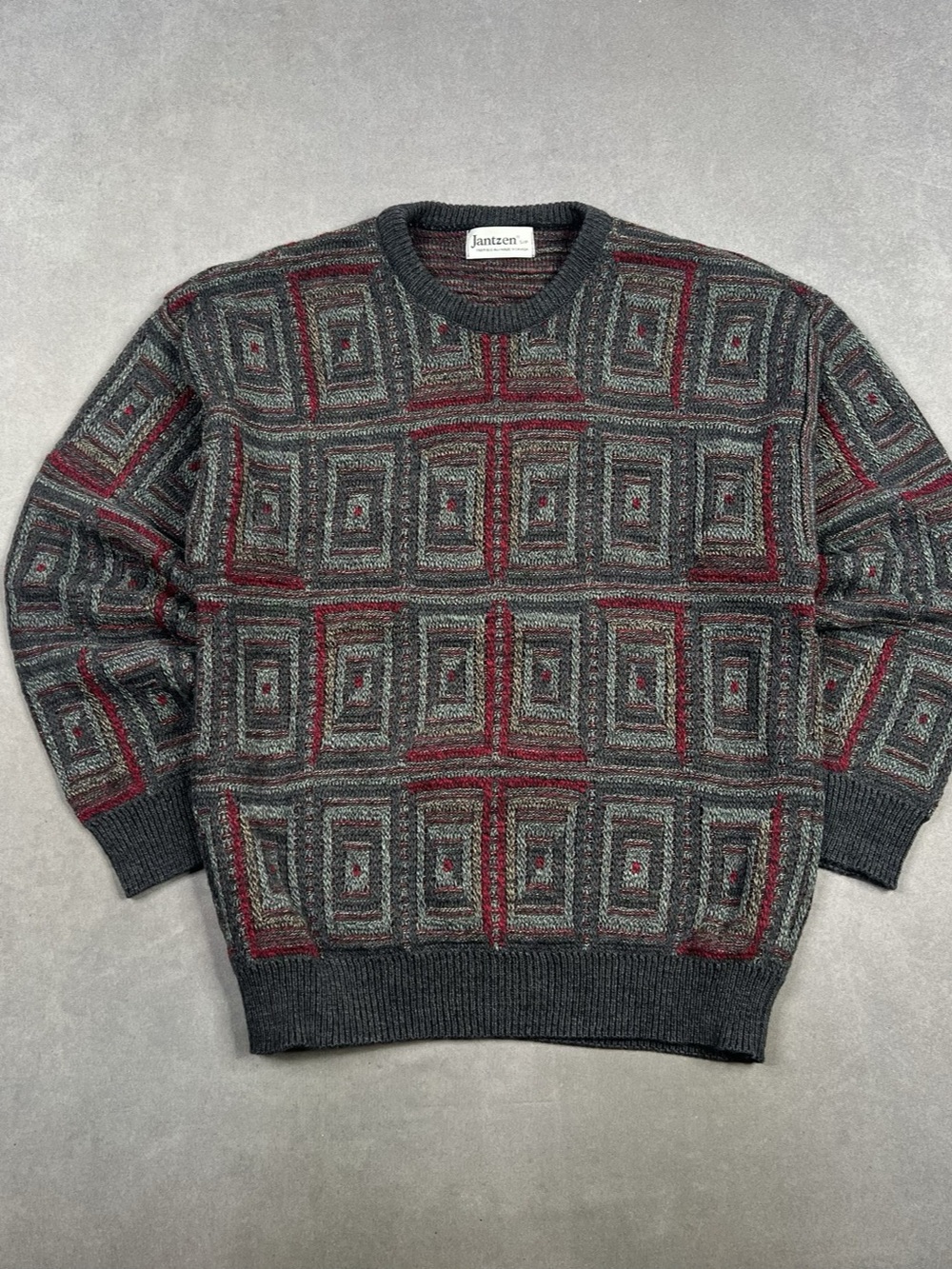 Vintage Jantzen Geometric  Pattern Crewneck Knit Sweater in Gray & Red Size Smal